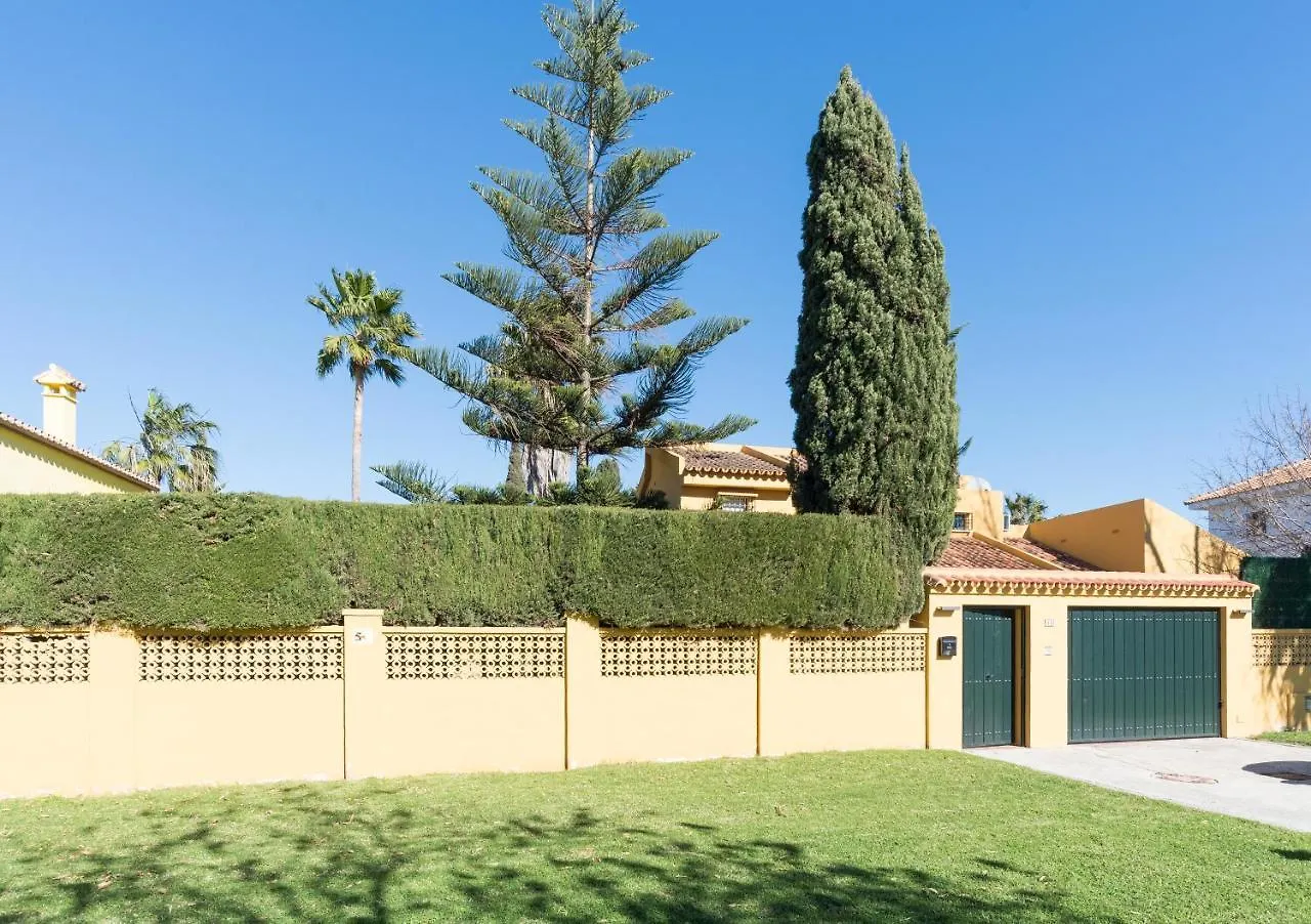 Guadalmar: Villa Con Piscina Malaga